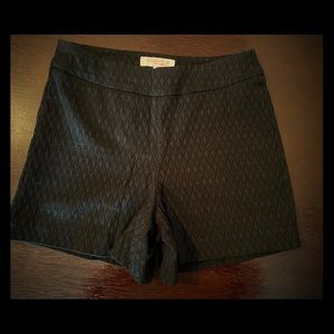 Margaret M slimming short, size M